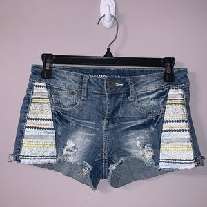 Jean Booty shorts size 3 design on side